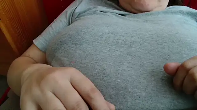 Snapshot of Lucinka1 chatting on 03/20/26, 02:18 Lucinka1 online show from 03/20/26, 02:18