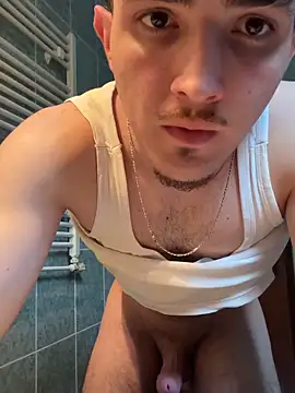 Snapshot of ThePussyLoverr_ chatting on 05/21/26, 12:35 ThePussyLoverr online show from 05/21/26, 12:35