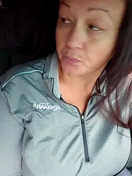 sweetkitty111 online show from 10/30/25, 05:32