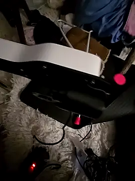 Snapshot of sweetkitty111 chatting on 02/19/26, 12:18 sweetkitty111 online show from 02/19/26, 12:18