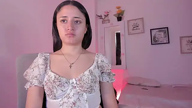  Caroliinee  online show from 09/10/25, 05:23