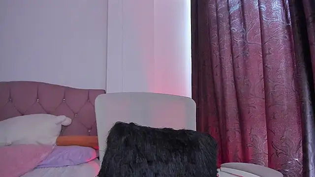  Caroliinee  online show from 11/21/25, 04:06