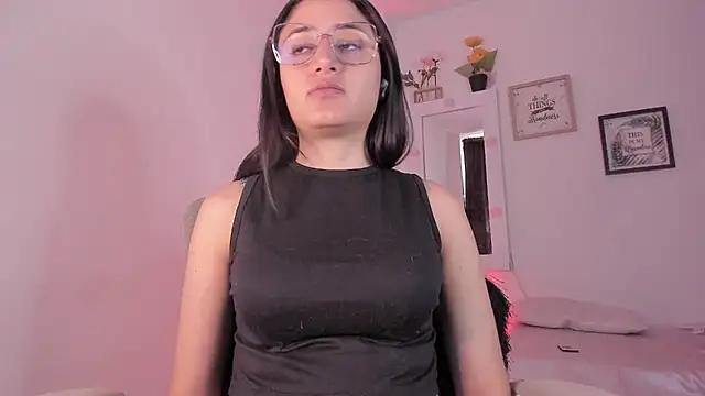  Caroliinee  online show from 09/09/25, 04:49