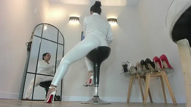 solsmithxx online show from 03/04/26, 07:32