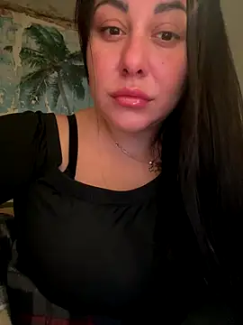 DaisyStreet online show from 12/15/25, 04:02