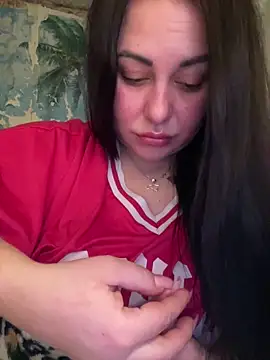 DaisyStreet online show from 12/14/25, 04:45