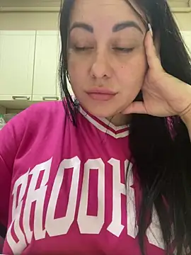 DaisyStreet online show from 10/27/25, 09:27