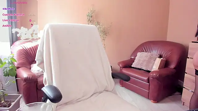 KaylaLaine online show from 04/06/26, 06:25