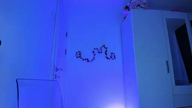 Snapshot of KaylaLaine chatting on 09/27/25, 06:08 KaylaLaine online show from 09/27/25, 06:08