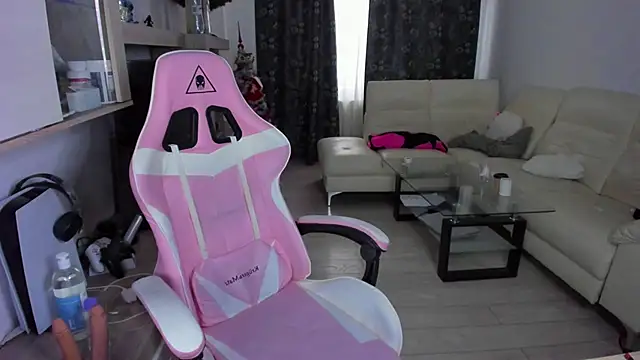 Snapshot of KaylaLaine chatting on 02/21/25, 05:56 KaylaLaine online show from 02/21/25, 05:56