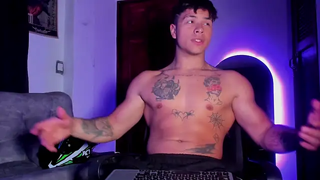 Dominic Biker   online show from 05/15/26, 04:10