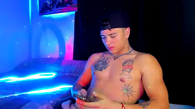 Dominic Biker   online show from 12/04/24, 03:42