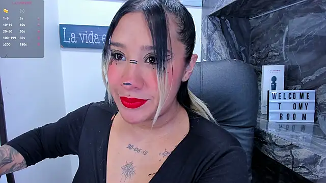 miss danika online show from 04/11/26, 11:03