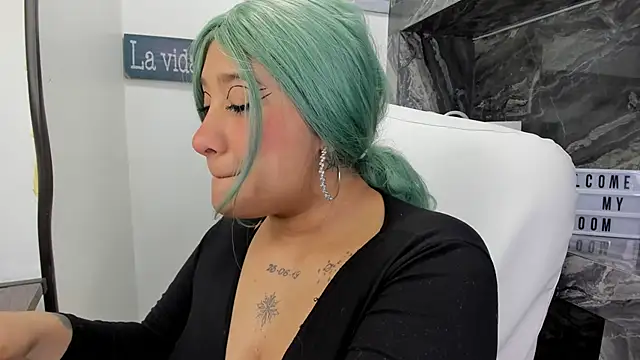 miss danika online show from 01/08/26, 11:05