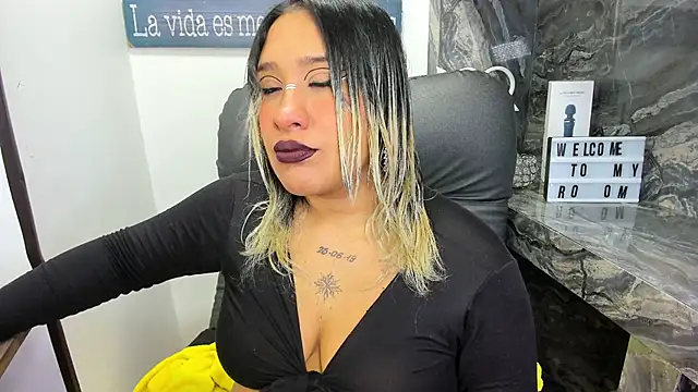 miss danika online show from 05/04/26, 11:02