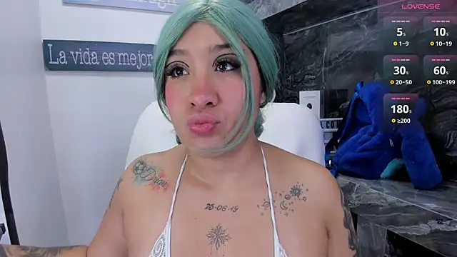 Snapshot of miss_danika chatting on 11/24/25, 10:59 miss danika online show from 11/24/25, 10:59