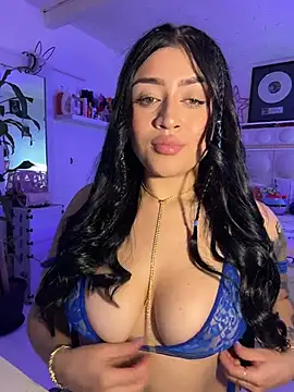 lucianaroy online show from 04/08/26, 03:19