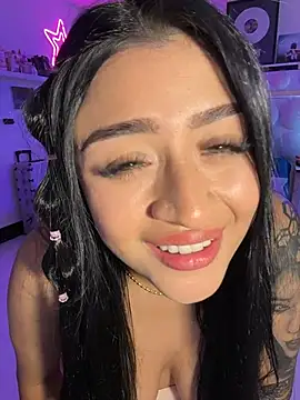Snapshot of lucianaroy chatting on 05/19/26, 11:34 lucianaroy online show from 05/19/26, 11:34