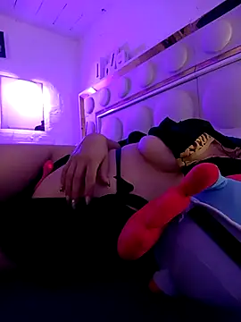 lucianaroy online show from 10/10/25, 05:41