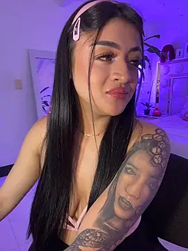 lucianaroy online show from 10/28/25, 01:39