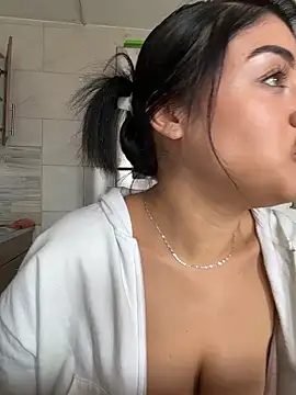 lucianaroy online show from 11/29/25, 03:01