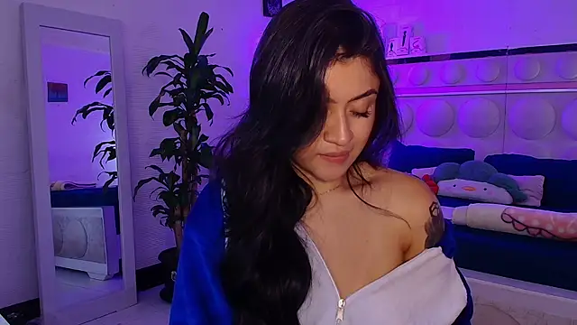 lucianaroy online show from 10/09/25, 05:35