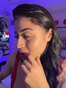 lucianaroy online show from 02/15/26, 07:13