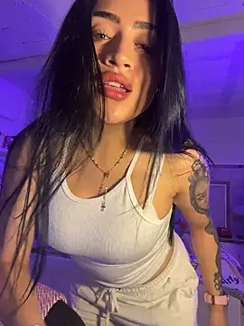 lucianaroy online show from 04/01/26, 04:36