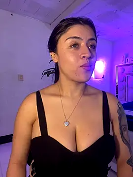 lucianaroy online show from 09/10/25, 02:43