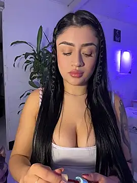 lucianaroy online show from 12/16/25, 01:54