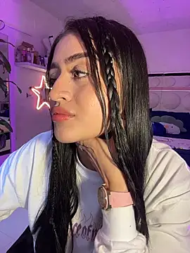 lucianaroy online show from 02/23/26, 10:32