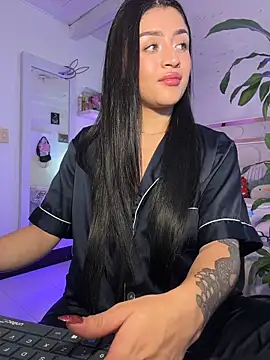 lucianaroy online show from 12/19/25, 05:00