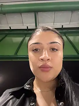 lucianaroy online show from 10/21/25, 01:16