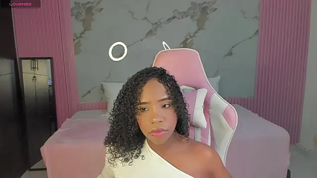 Snapshot of lia_16 chatting on 02/05/25, 03:31 lia 16 online show from 02/05/25, 03:31