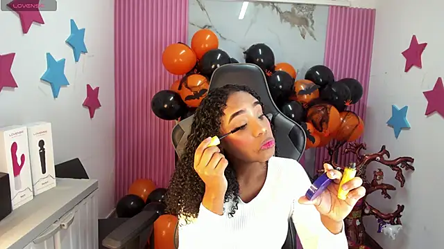 lia 16 online show from 10/22/25, 10:58