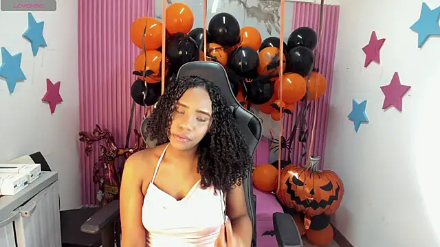 lia 16 online show from 10/28/25, 10:58