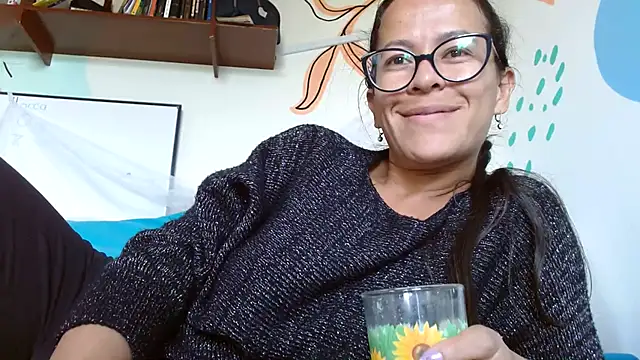 lupita84 online show from 12/21/25, 06:09