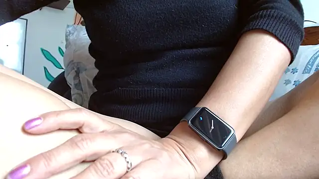 lupita84 online show from 11/16/25, 07:40