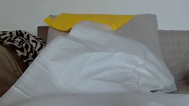 lupita84 online show from 04/18/26, 09:22