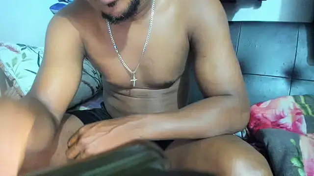 Snapshot of hugo3918_ chatting on 07/13/26, 12:26 hugo3918 online show from 07/13/26, 12:26