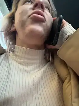 LikaCat online show from 11/26/25, 02:44