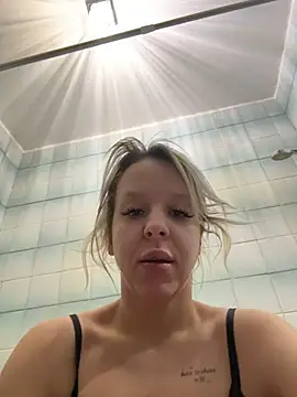 LikaCat online show from 12/22/25, 03:39