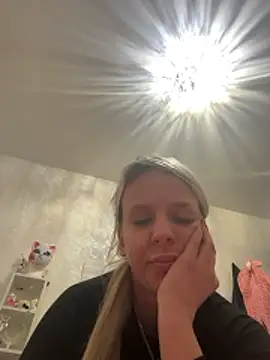 LikaCat online show from 01/16/26, 03:21