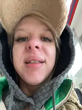 LikaCat online show from 10/23/25, 05:06