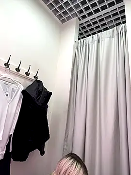 LikaCat online show from 10/07/25, 04:24
