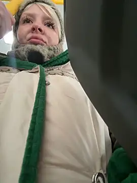 LikaCat online show from 11/06/25, 02:15