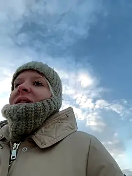 LikaCat online show from 11/16/25, 02:27