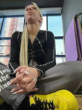 LikaCat online show from 12/16/25, 03:00