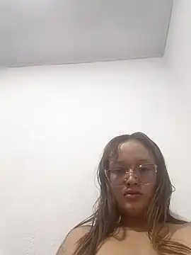 lucyy06 online show from 05/28/26, 04:20