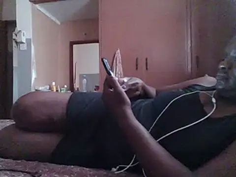 Snapshot of Shaz_brown chatting on 02/17/25, 04:09 Shaz brown online show from 02/17/25, 04:09